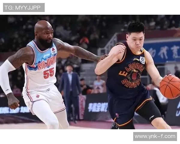 上海篮球队战术变革引发热议球迷与专家共同探讨新打法的前景与挑战